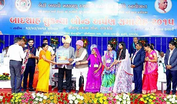 Lavjibhai Badshah with Anandiben Patel